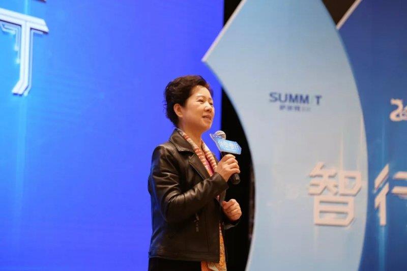 新明珠陶瓷集团副总裁彭新峰女士