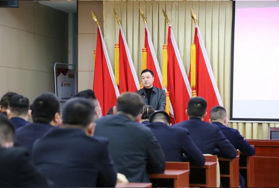 攀登·凝聚启新|2022萨米特品牌年终总结暨表彰大会顺利召开